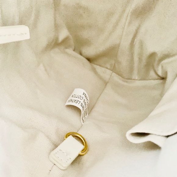 JOY & IMAN SNOW WHITE ZIPPERED PURSE - Picture 10 of 12